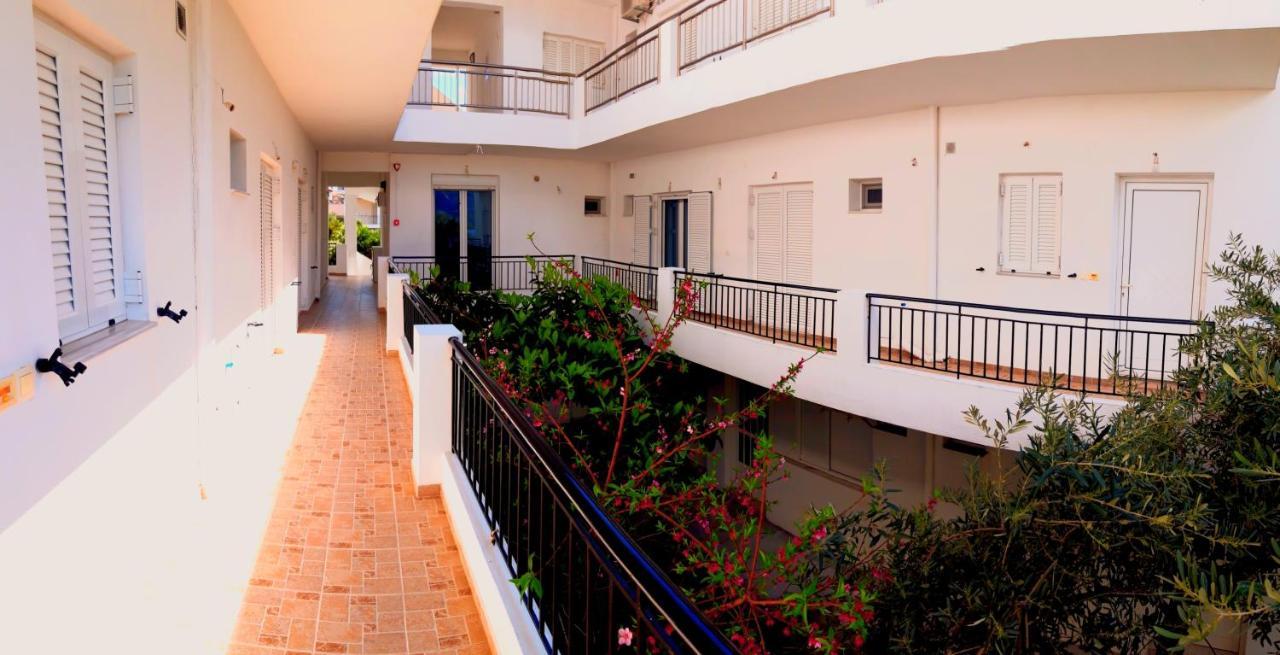 Ενοικιαζόμενα Δωμάτια Γεωργία Σταμούλου Rovies Luaran gambar